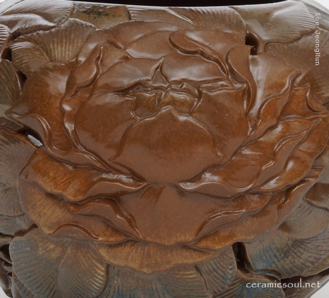 ceramic artwork_bloom by Jeonghun, Lee