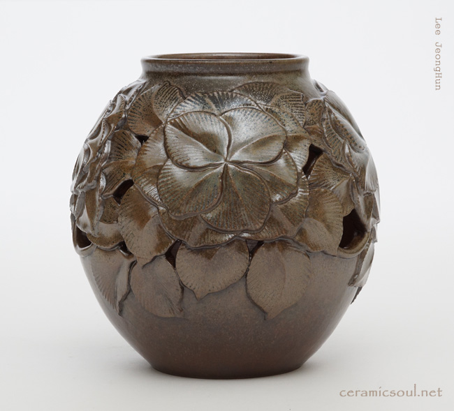 ceramic artwork_stillness by Jeonghun, Lee