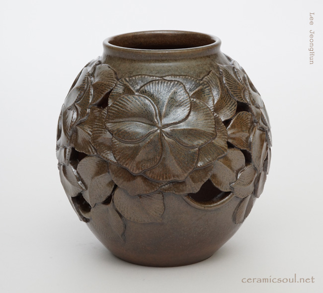 ceramic artwork_stillness by Jeonghun, Lee