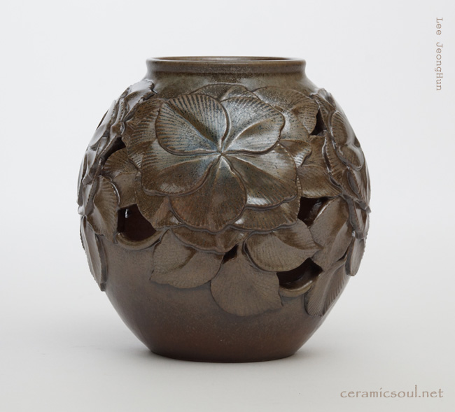 ceramic artwork_stillness by Jeonghun, Lee