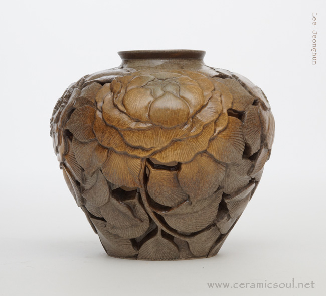 ceramic artwork_flower garden by Jeonghun, Lee