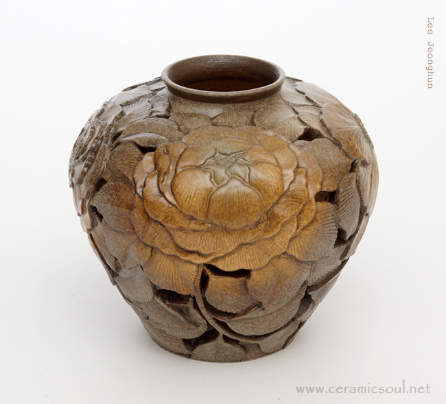 ceramic artwork_flower garden by Jeonghun, Lee